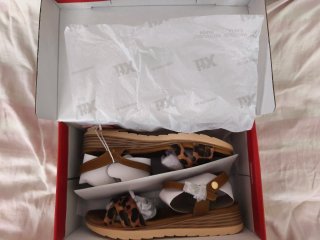 Sandalias tacón pequeño nuevas T39