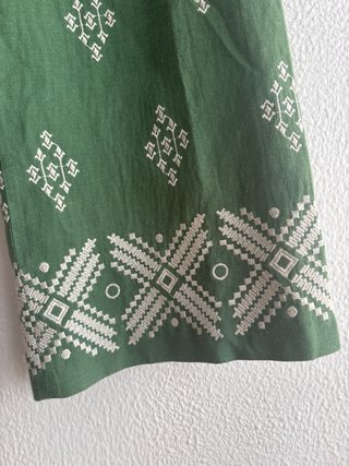 Pantalón Zara bordado verde Talla S