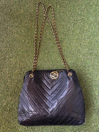 Bolso Chanel Chevron Negro Piel