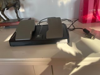 Volante Logitech para consola