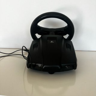 Volante Logitech para consola