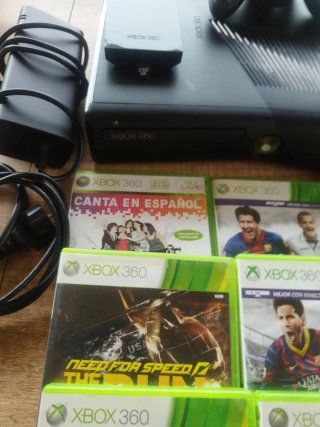 Xbox 360 Slim + 12 Giochi
