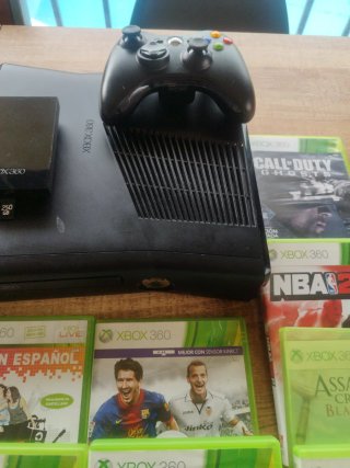 Xbox 360 Slim + 12 Giochi