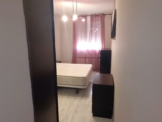 Alquiler piso de buenas calidades y muy luminoso.