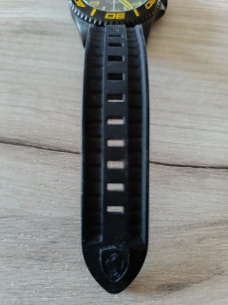 Reloj Ferrari Hombre Negro y Amarillo