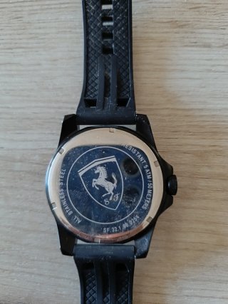 Reloj Ferrari Hombre Negro y Amarillo