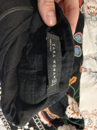 Falda Zara bordada Talla S