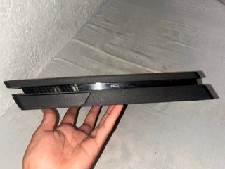 PS4 slim  Negra + Mando + Juegos + Cables