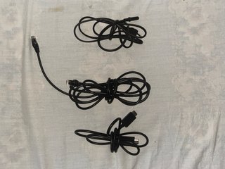 PS4 slim  Negra + Mando + Juegos + Cables