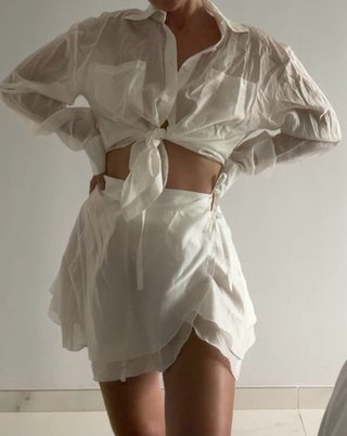 Conjunto Camisa y Falda Blanca Ligera