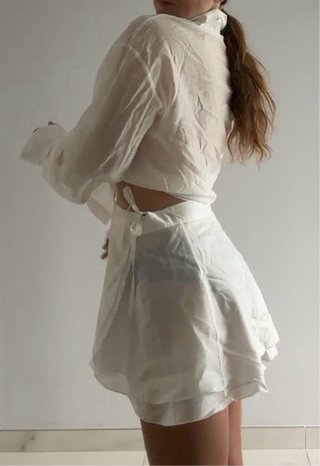 Conjunto Camisa y Falda Blanca Ligera