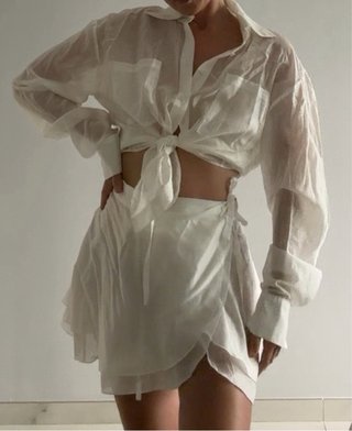 Conjunto Camisa y Falda Blanca Ligera