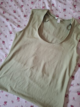 Camiseta verde escote cuadrado