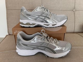 ASICS GEL-Kayano 14 Talla 34 Nuevas