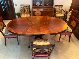 Mesa de comedor ovalada extensible clásica