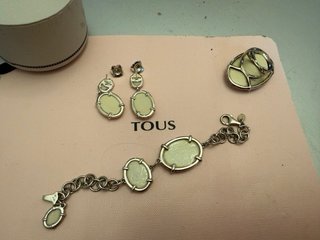 Conjunto Tous Beige y Plateado