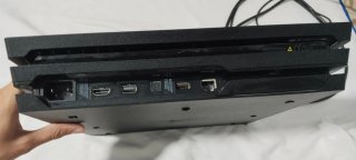 PS4 Pro 1TB + 2 controller e scatola