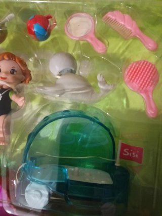 Muñeca Mini con Accesorios