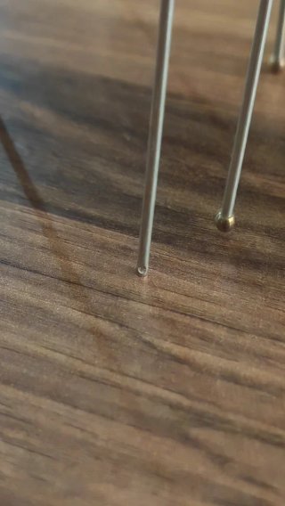 Masajeador de cabeza con vibración.