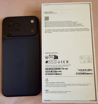 iPhone 17 Pro Max / Deep Blue