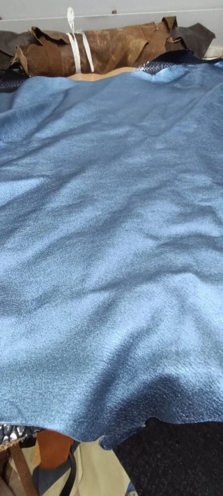 Piel metalizada azul