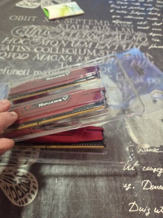 4x G.Skill Ripjaws V DDR4 4GB RAM