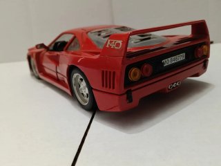 Ferrari F40 1/18