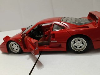 Ferrari F40 1/18