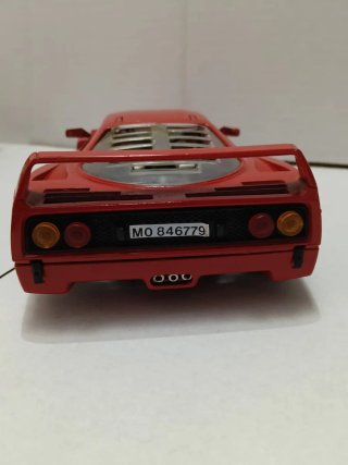 Ferrari F40 1/18