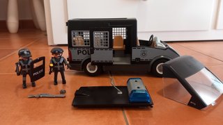 Playmobil Furgoneta Policía y Figuras