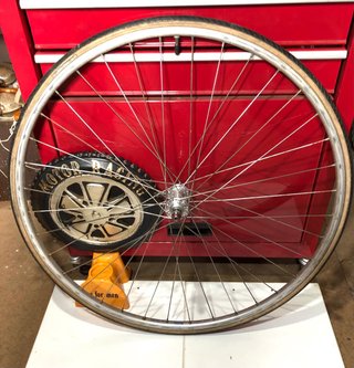 Llanta delantera  bicicleta clásica de carretera
