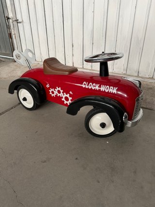 Coche clásico de pedales decoracion