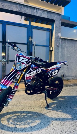 Moto Supermotard Rieju