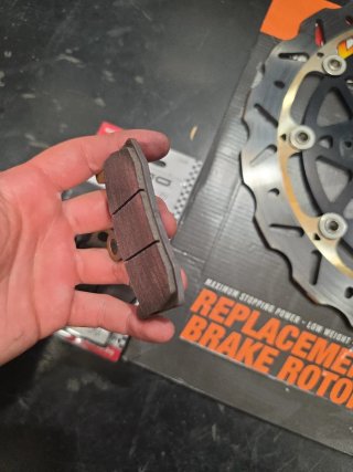 Disco Freno Delant + Pastillas Zcoo KTM 690 smcr