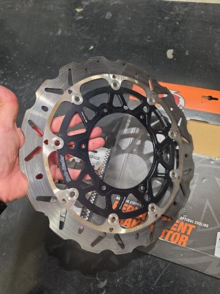 Disco Freno Delant + Pastillas Zcoo KTM 690 smcr