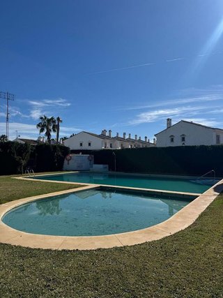 Casa pareada en alquiler en Nueva Alcántara en Marbella
