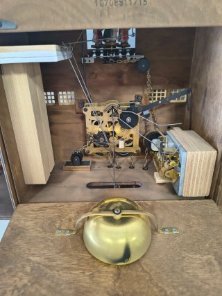 Reloj de cuco alemán de madera