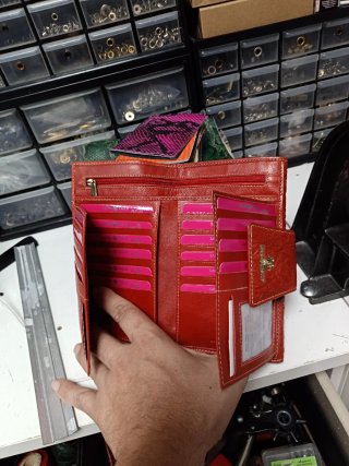 Cartera de cuero para señora