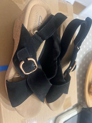 Sandalias Clarks talla 41 equivale al 40