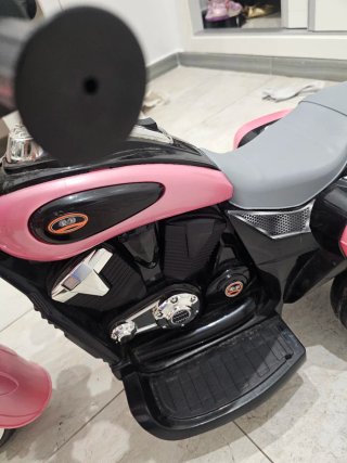 Moto Eléctrica Harley Davidson Rosa