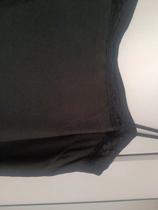Blusa tirantes negra con cinta bordada