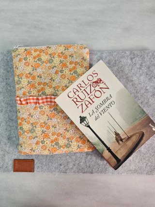 Funda libro floral naranja y amarillo