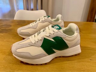 Zapatillas New Balance Beige y Verde