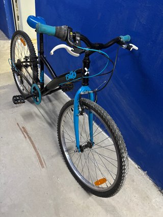 Bicicleta Decathlon 24 Azul y Negra