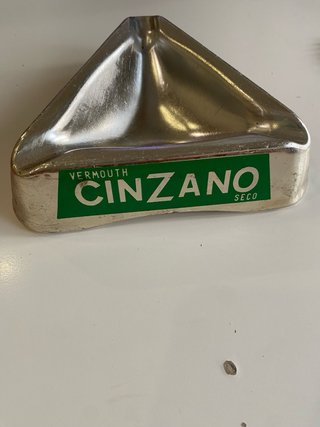 Cenicero Metálico Triángulo Cinzano
