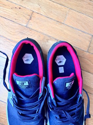 Zapatillas New Balance Negras y Rosas