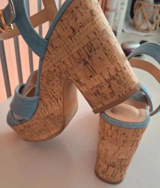 Sandalias vaqueras con cuña