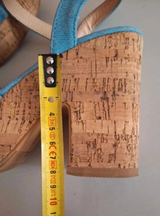 Sandalias vaqueras con cuña