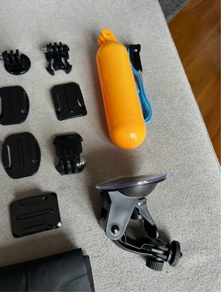 Nuovo set di accessori per fotocamere d'azione