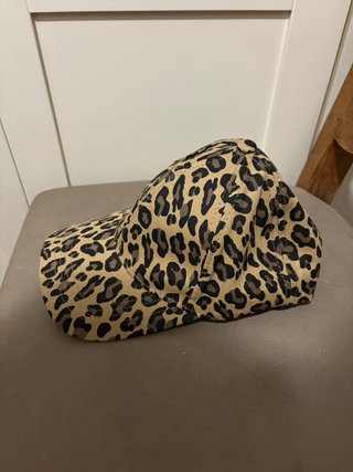Gorra estilo leopardo